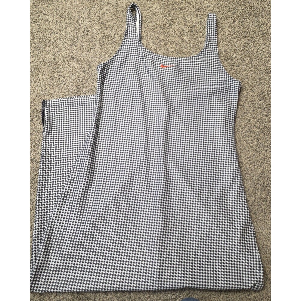 Nike Athletic Maxi Dress Size Medium Black White Houndstooth Activewear